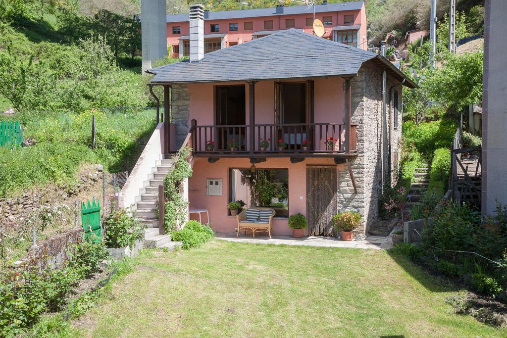 Casa Rural Pandelo Guest House Vega de Valcarce Eksteriør bilde